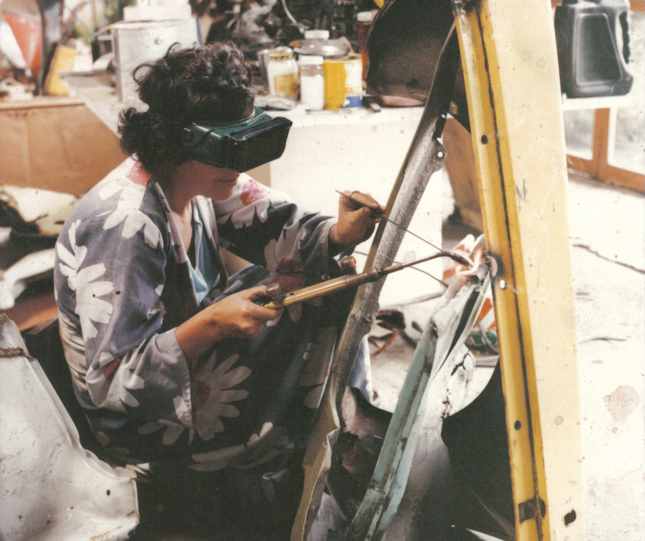 Feliza Bursztyn welding in her studio. Courtesy of Archive of Pablo Leyva. photo: Pablo Leyva